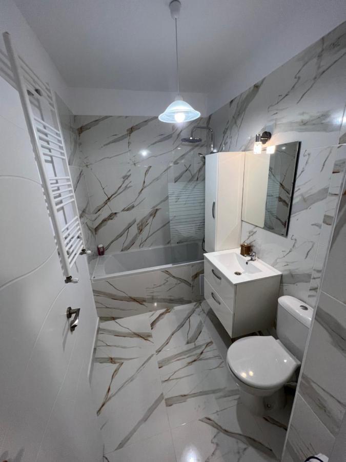 Central Riverfront Apartment Bucharest Exterior photo