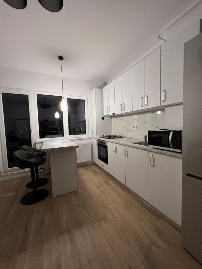 Central Riverfront Apartment Bucharest Exterior photo